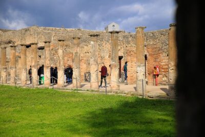 Skip the Line Guided Tour of Pompeii led by an Archaeologist - Getting in fast: skip-the-line and why it changes everything