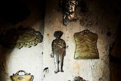 The Skull with the Ears: the Cult of the Dead in the Church of S. Luciella - What Happens During the 15-Minute Guided Visit