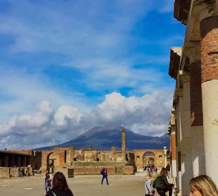 TRAMVIA -Da Naples: Pompei Ruins and Vesuvio Transfer by Bus - Pompeii Archaeological Site: what 3 hours can really do
