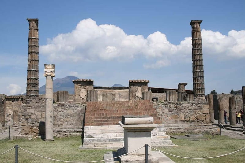 TRAMVIA -Da Naples: Pompei Ruins and Vesuvio Transfer by Bus - Practical tips that make Pompeii and Vesuvius easier